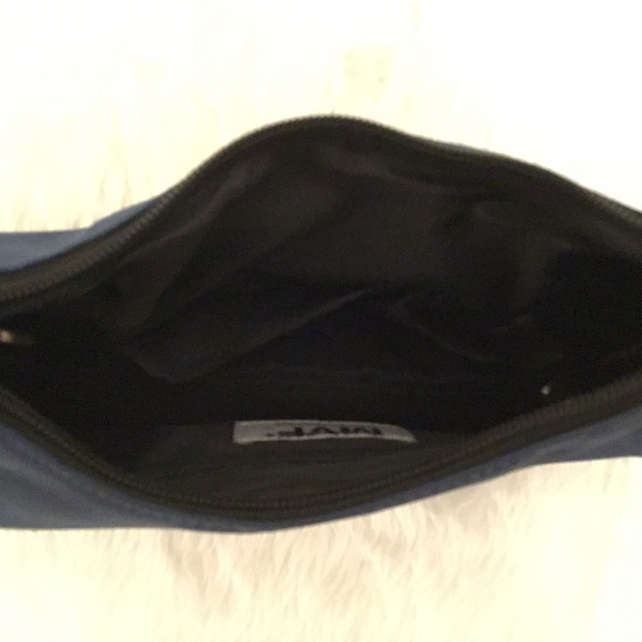 University of Michigan Logo hobo Handbag NWT - Picture 6 of 7